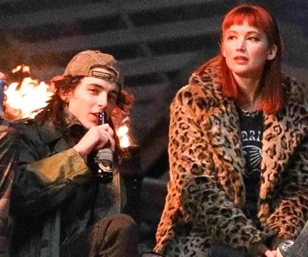 Regresa a la filmación