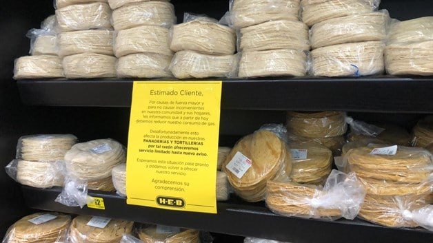 Racionan pan y tortillas