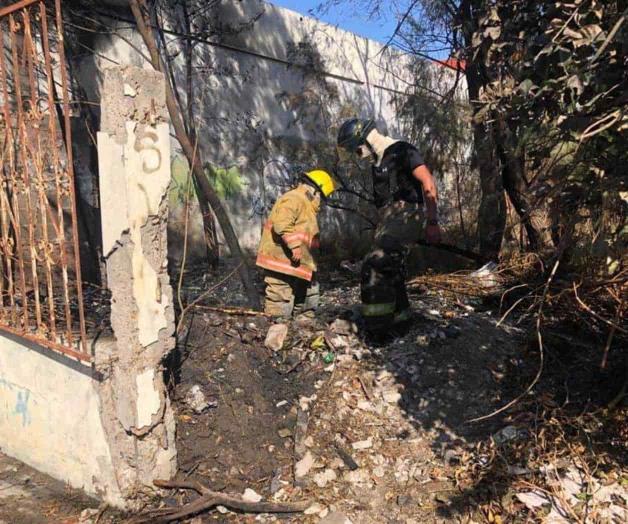 Sofocan incendio en baldío del centro