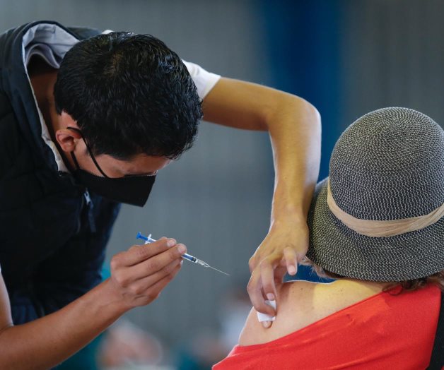 Administra México primeras dosis de la vacuna rusa Sputnik V Administra México primeras dosis de la vacuna rusa Sputnik V