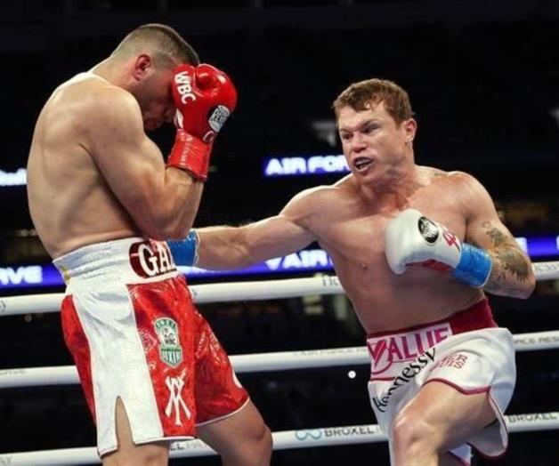 ‘El Canelo’ hace ‘papilla’ a Yildirim