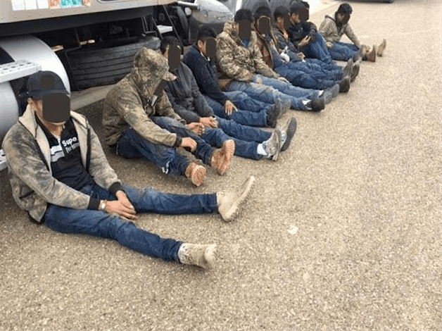 Detienen a 44 indocumentados Detienen a 44 indocumentados