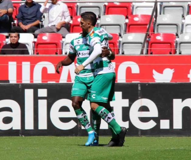Santos se impone 3-1 a Necaxa en el regreso de su afición al TSM