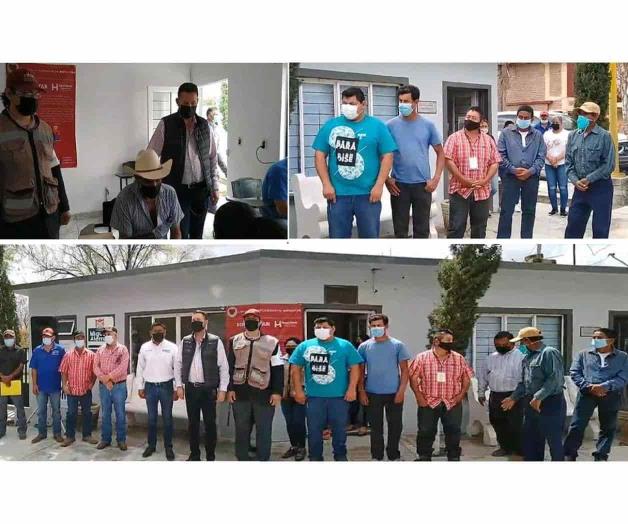 Entregan apoyos a 40 pescadores