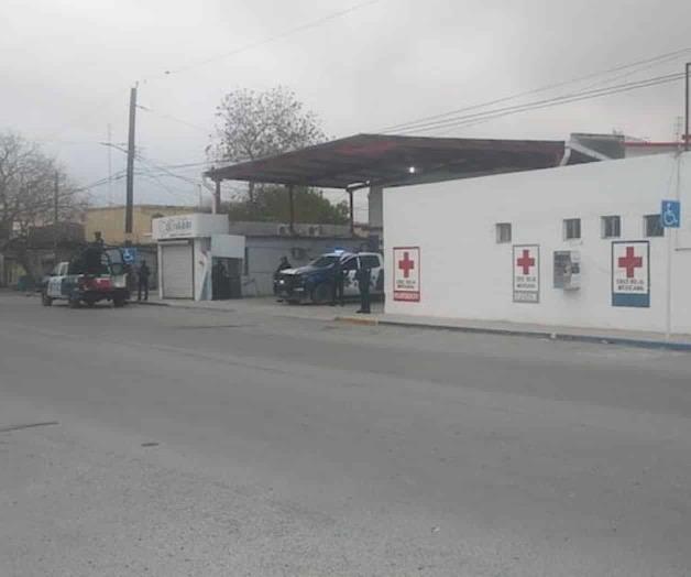 Balean a empleado y muere en límites