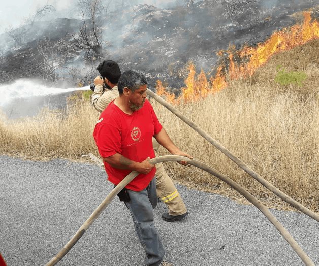 Se incendia pastizal en bordo de Presa Marte R. Gómez Se incendia pastizal en bordo de Presa Marte R. Gómez