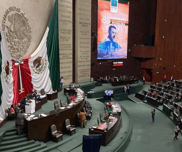 Diputada de Morena presenta iniciativa contra amparos que obstaculicen a Pemex y CFE