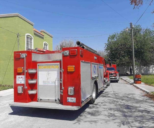 Salvan viviendas de oleada de incendios