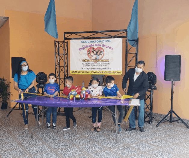 Recolectan ropa y juguetes para niños Recolectan ropa y juguetes para niños