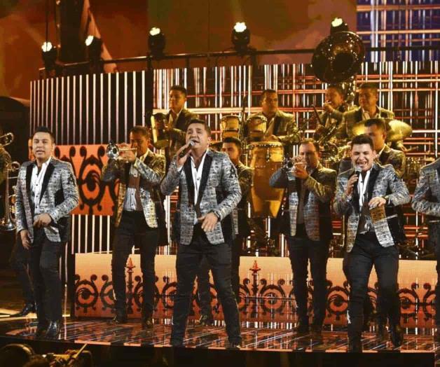 La Arrolladora dedica a jóvenes “En contra de mi voluntad”