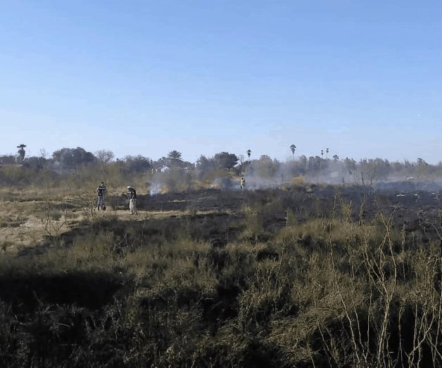 Incendio de pastizales arriesgan a población