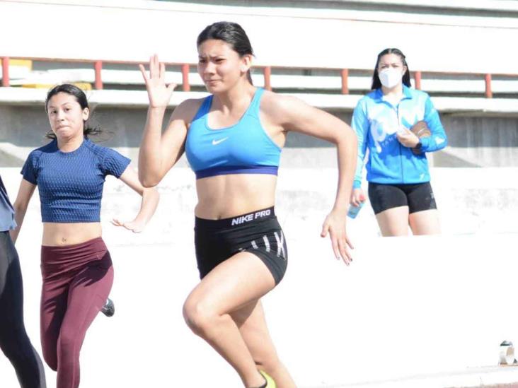Entrena duro para ser campeona nacional Entrena duro para ser campeona nacional