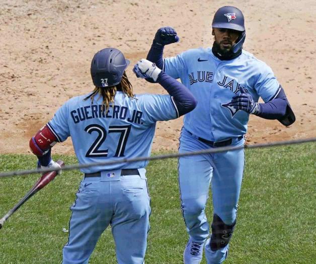 Ganan Azulejos duelo inaugural