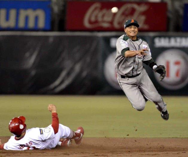 Domingo Castro se une a la familia morada