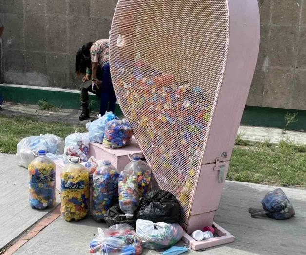 Piden depositar las taparoscas en su lugar