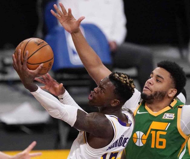 Lakers se sostienen y derrotan a los Jazz