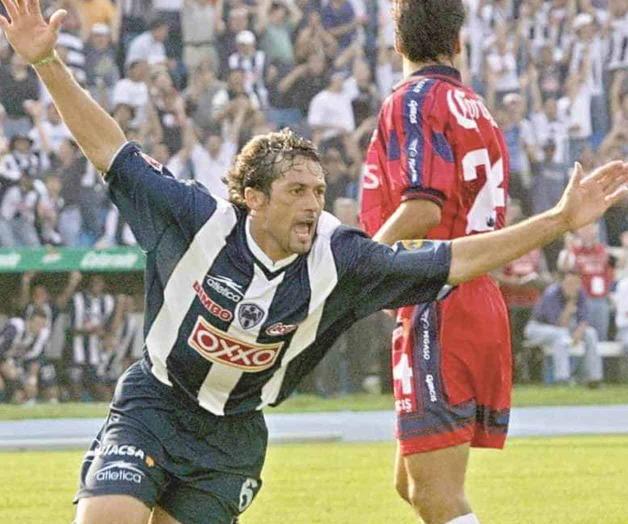 Recuerda Veiga el Verano del 2001