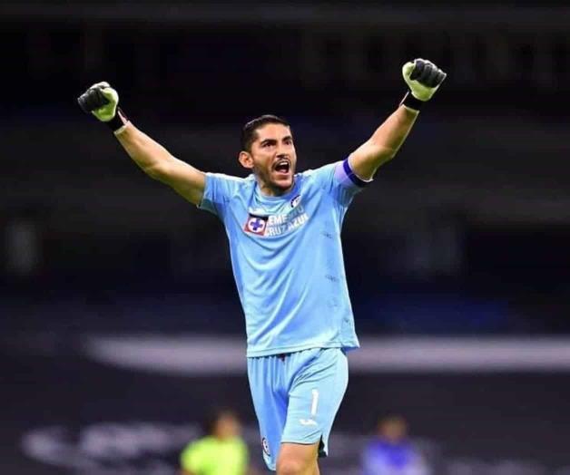 Chuy Corona, cerca de renovar con Cruz Azul