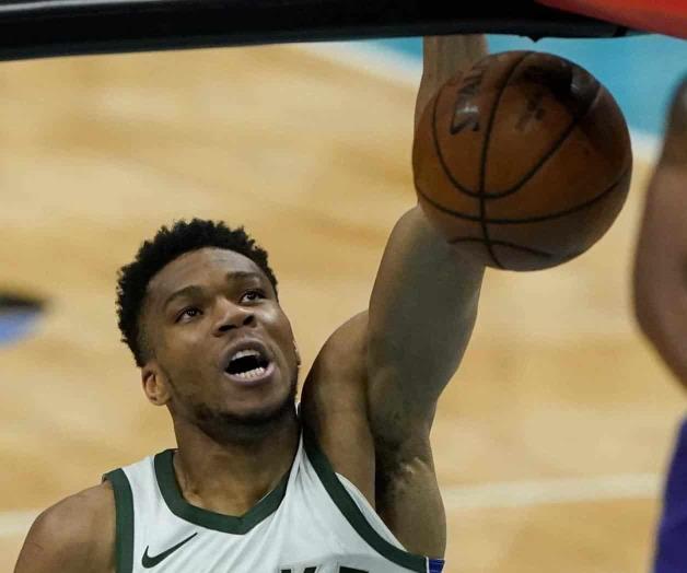 Evitan Bucks barrida Evitan Bucks barrida