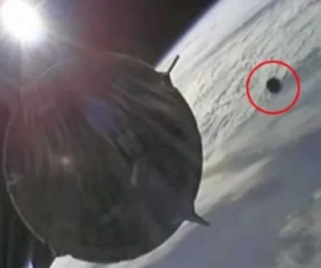 Casi impacta cohete SpaceX con un OVNI