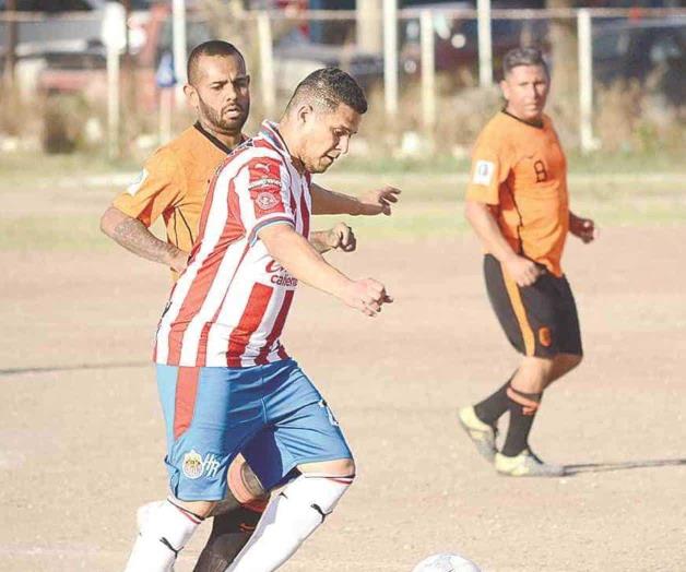 Golea Chivas y siguen invictos