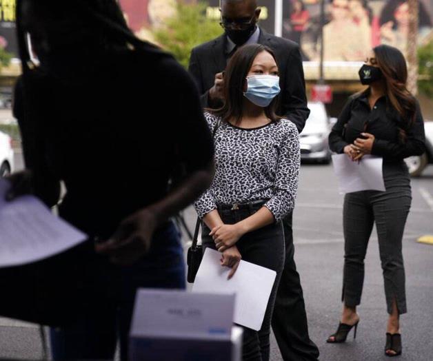 Disminuyen las solicitudes de ayuda por desempleo en EEUU