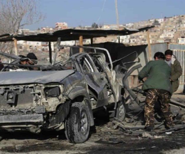 Bombardero suicida con camión golpea una casa en Afganistán y deja 14 muertos Bombardero suicida con camión golpea una casa en Afganistán y deja 14 muertos