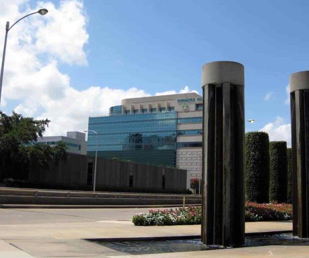 Siguen delicadas niñas quemadas