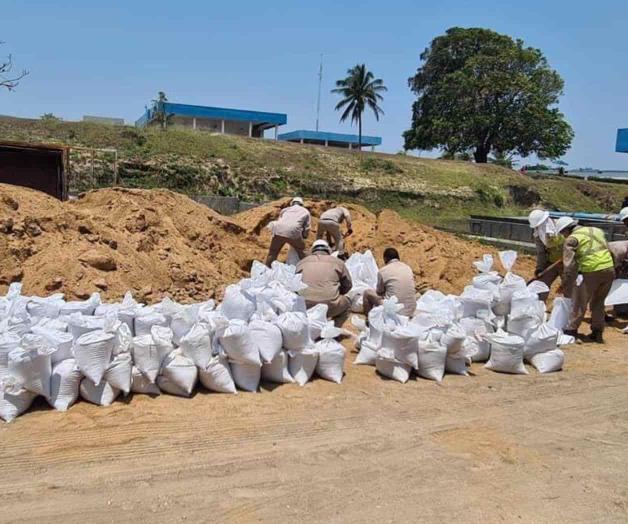Colapsa costalera del dique Camalote