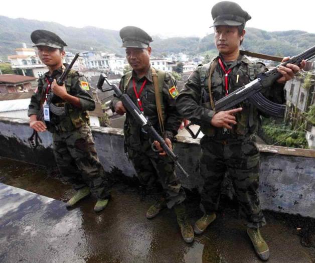 Rebeldes de Myanmar dicen que derribaron helicóptero militar