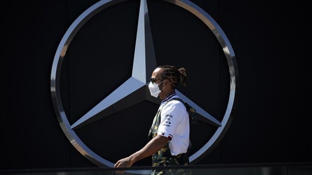 Tiene ‘Checo’ día complicado Tiene ‘Checo’ día complicado