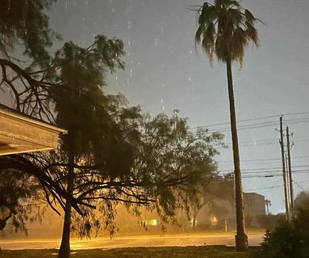 Feroces tormentas dejan sin luz a 21 mil clientes Feroces tormentas dejan sin luz a 21 mil clientes