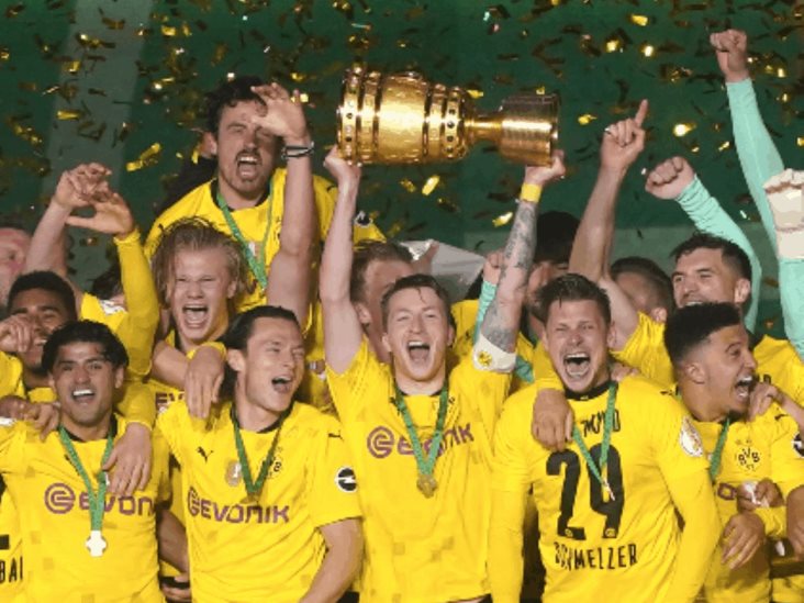 El Borussia Dortmund aplasta a Leipzig y se consagra campeón El Borussia Dortmund aplasta a Leipzig y se consagra campeón