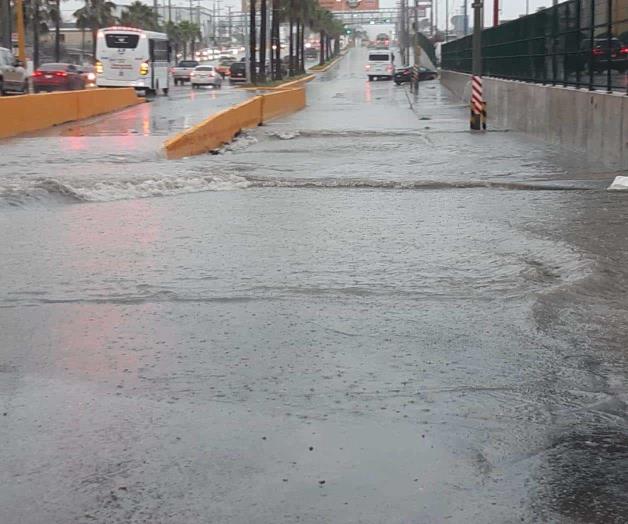 Cierran puntos críticos por inundaciones