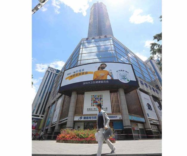 Evacuan rascacielos oscilante