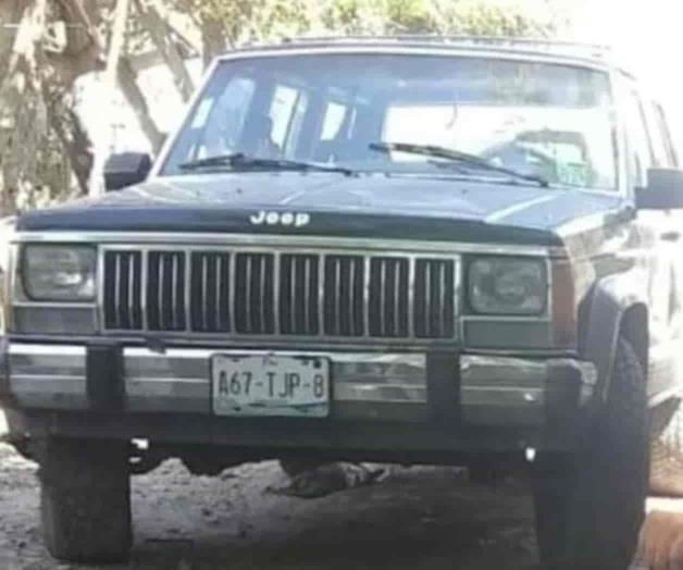 Abandonan Jeep Cherokee robada