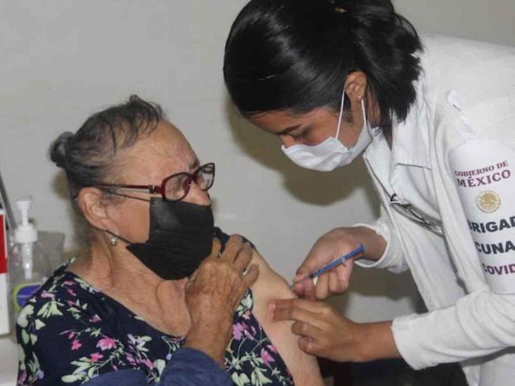 Suman 54,425 contagios Suman 54,425 contagios