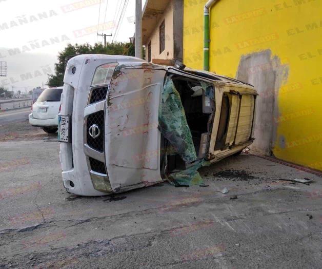 Resulta lesionada al chocar y luego volcar