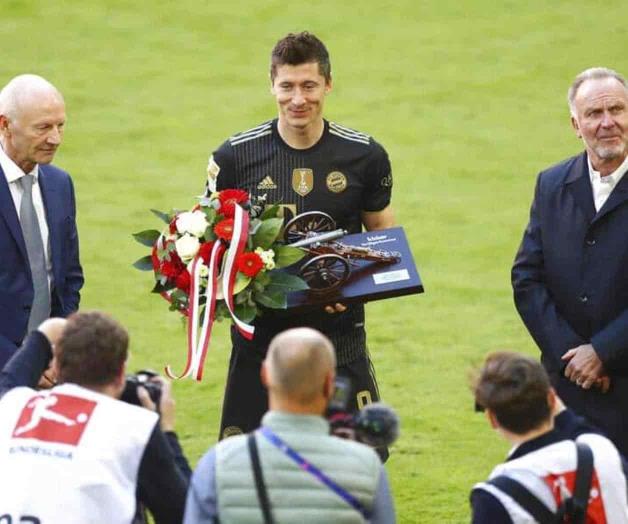 Lewandowski bate récord de goles en una temporada en Bundesliga