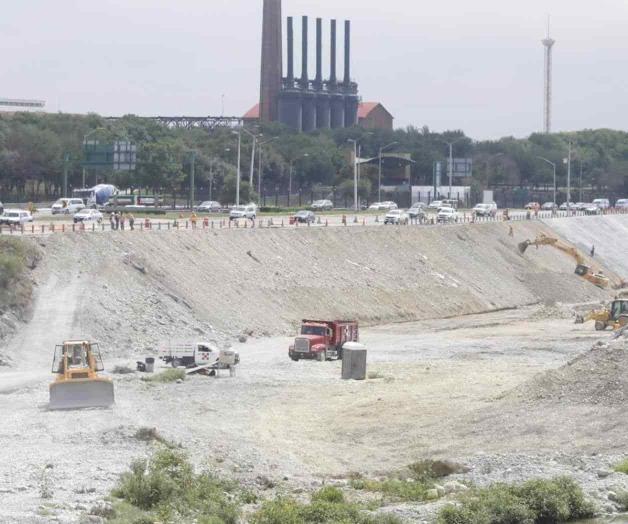 Construyen, por fin, nuevo talud en río