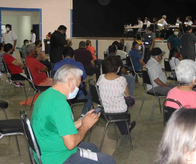 Concluye primera dosis antiCovid