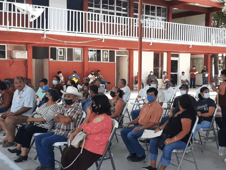 Apoyan a camarguenses en registro para vacuna Apoyan a camarguenses en registro para vacuna