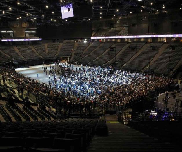 Prueba de salud pública en París: un concierto masivo