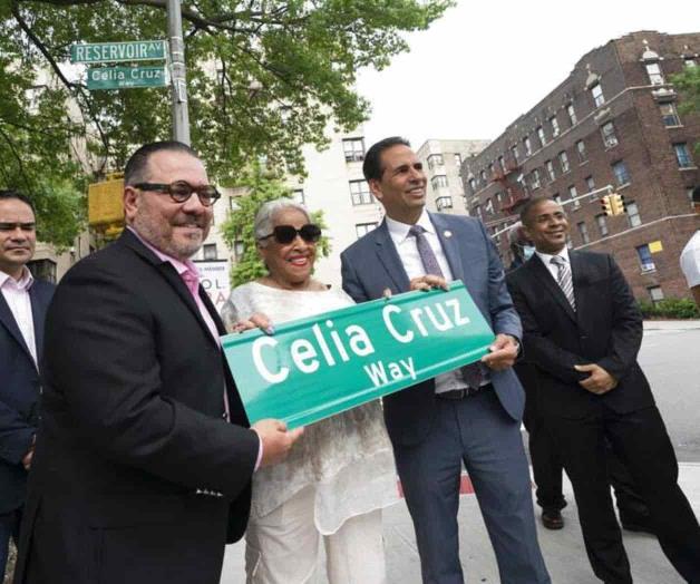Nombran calle de Nueva York en honor a Celia Cruz