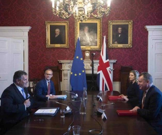 Londres y UE buscan evitar “guerra de salchichas” tras Brexit