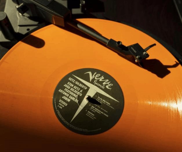 Ventas de discos de vinilo se disparan durante pandemia Ventas de discos de vinilo se disparan durante pandemia