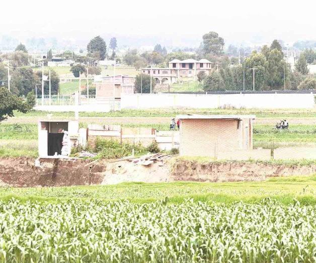 Se ‘traga’ socavón vivienda en Puebla Se ‘traga’ socavón vivienda en Puebla