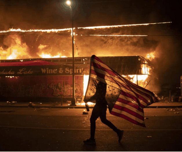 Muere una mujer atropellada en protestas en Minnesota