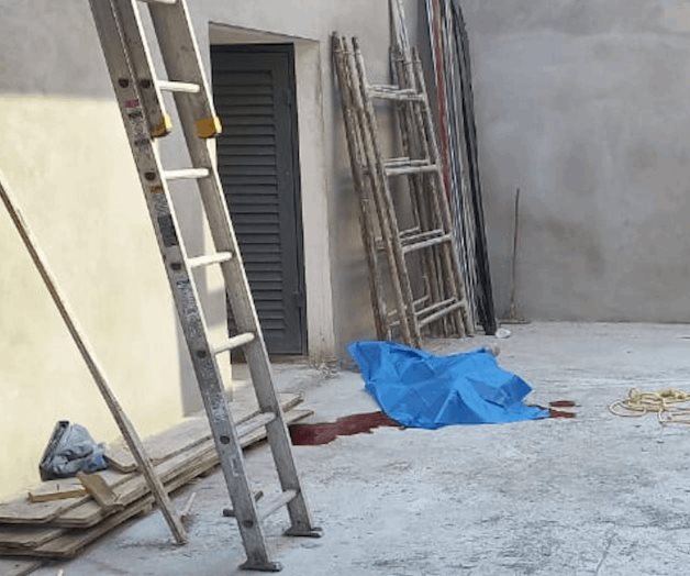 Muere albañil en caída libre