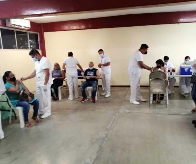 Concluye vacunación inicial en 40 a 49 años Concluye vacunación inicial en 40 a 49 años